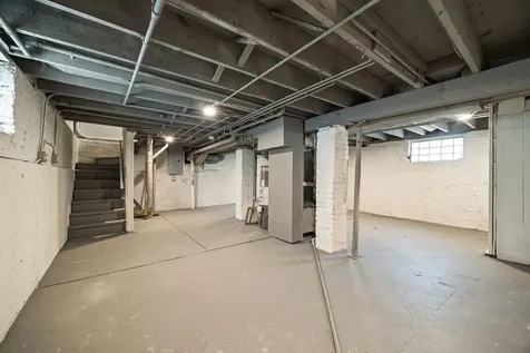 1817 Victoria Avenue North Chicago IL 60064