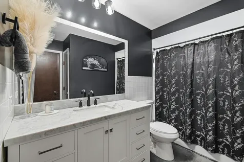 13109 Linder Avenue Crestwood IL 60418
