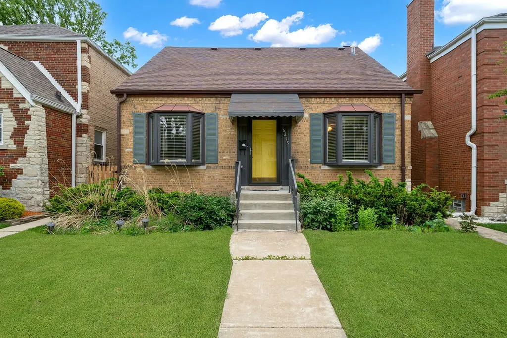 6219 North Lenox Avenue Chicago IL 60646