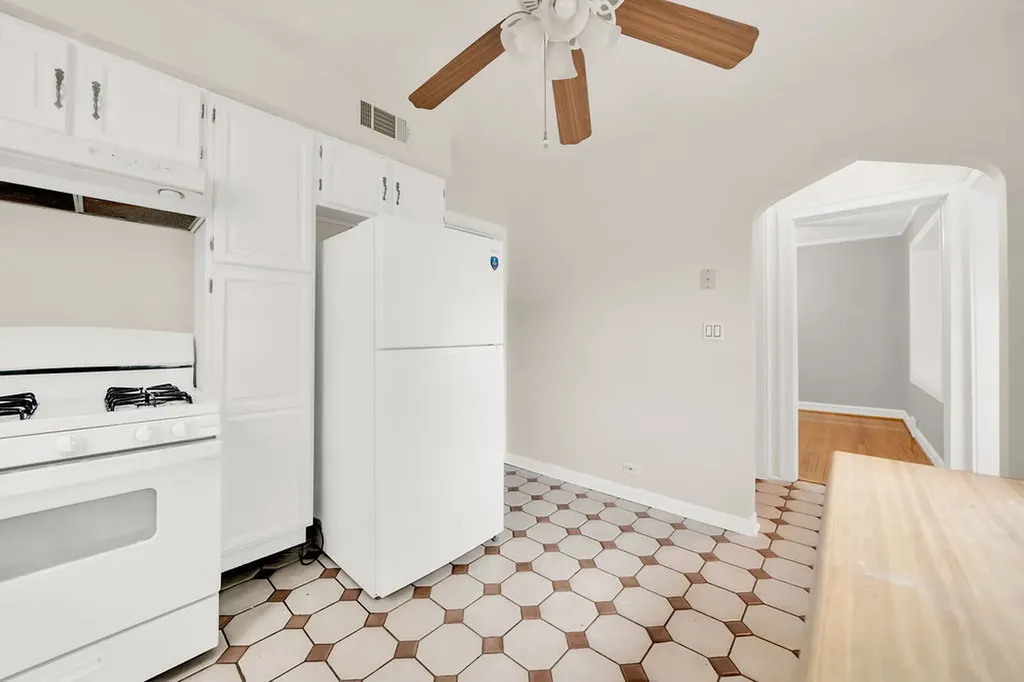 6219 North Lenox Avenue Chicago IL 60646