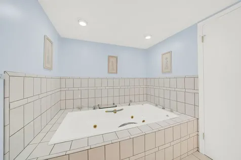 6219 North Lenox Avenue Chicago IL 60646
