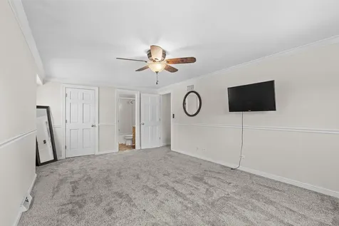 533 North Beck Road Lindenhurst IL 60046