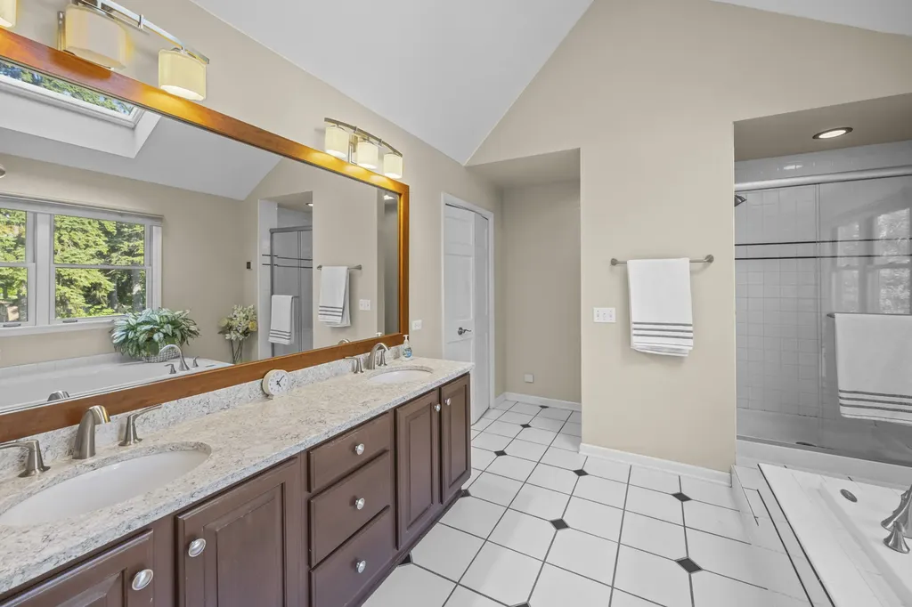 2103 Nachtman Court Wheaton IL 60187