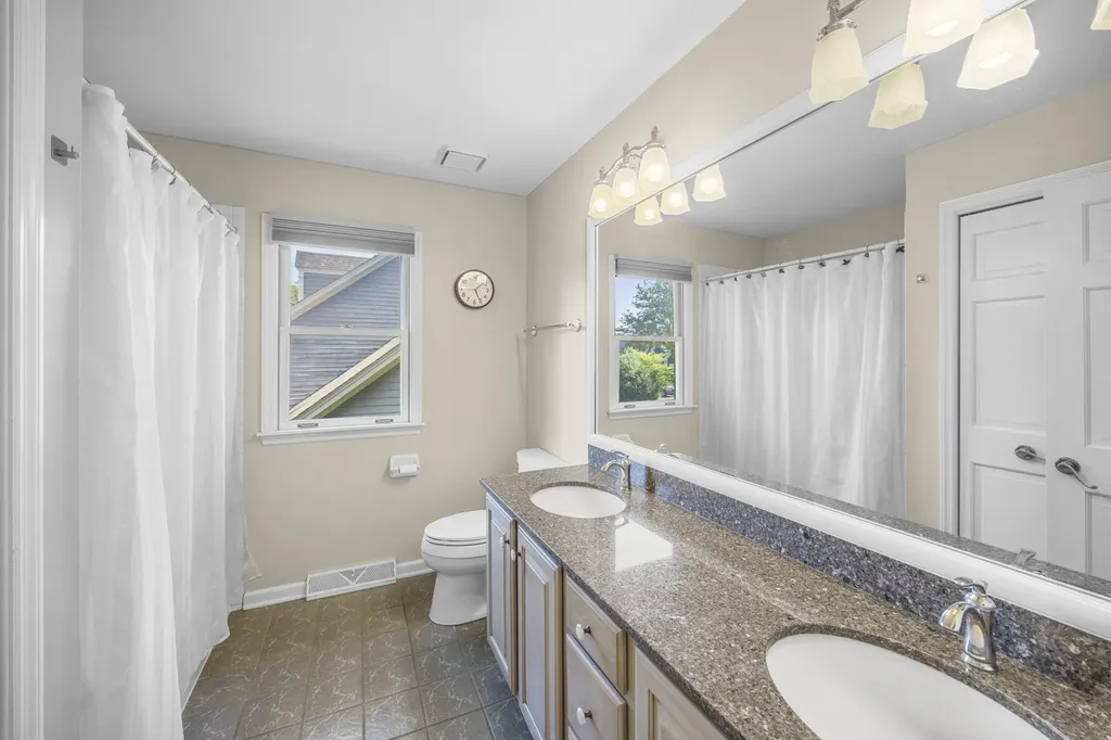 2103 Nachtman Court Wheaton IL 60187
