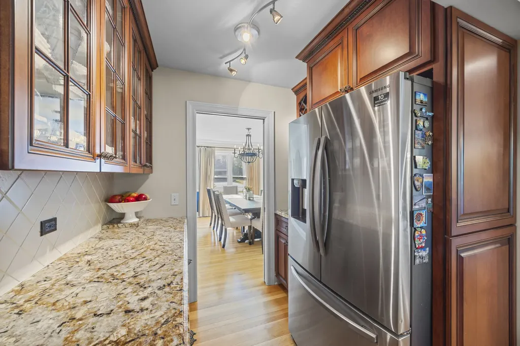 2103 Nachtman Court Wheaton IL 60187