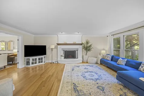 2103 Nachtman Court Wheaton IL 60187