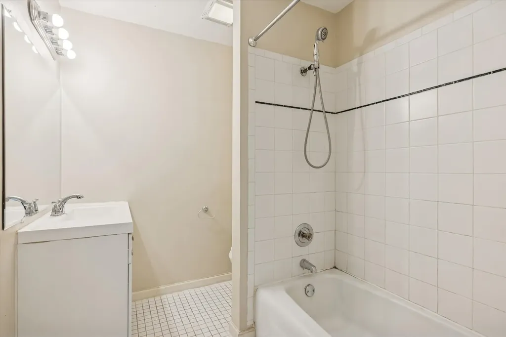 1041 North Mill Street Naperville IL 60563