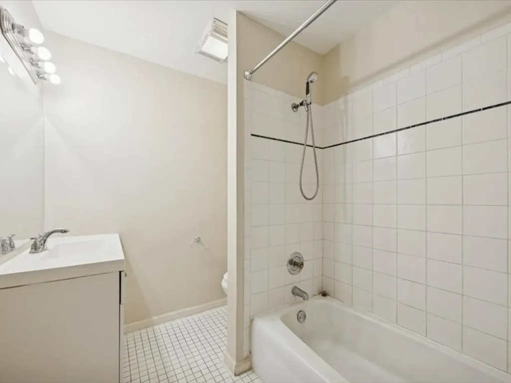 1041 North Mill Street Naperville IL 60563