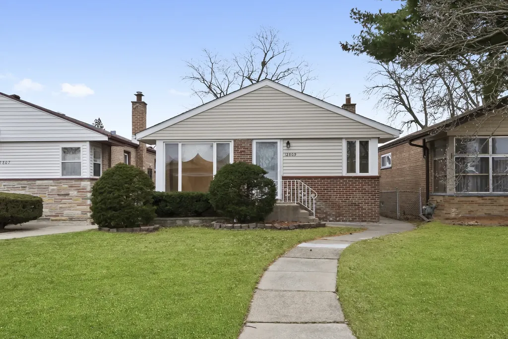 12809 South May Street Calumet Park IL 60827