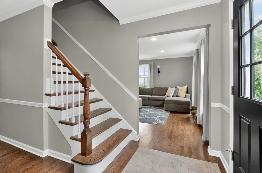 305 Tanglewood Lane Naperville IL 60563