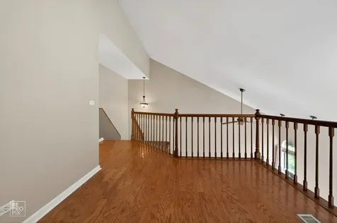 1008 Rockport Drive Carol Stream IL 60188