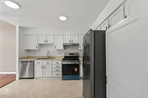 1008 Rockport Drive Carol Stream IL 60188