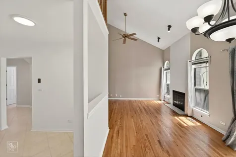 1008 Rockport Drive Carol Stream IL 60188