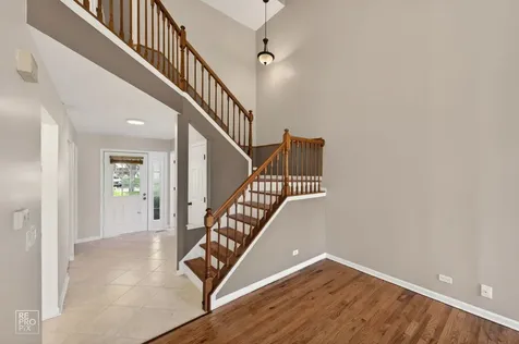 1008 Rockport Drive Carol Stream IL 60188
