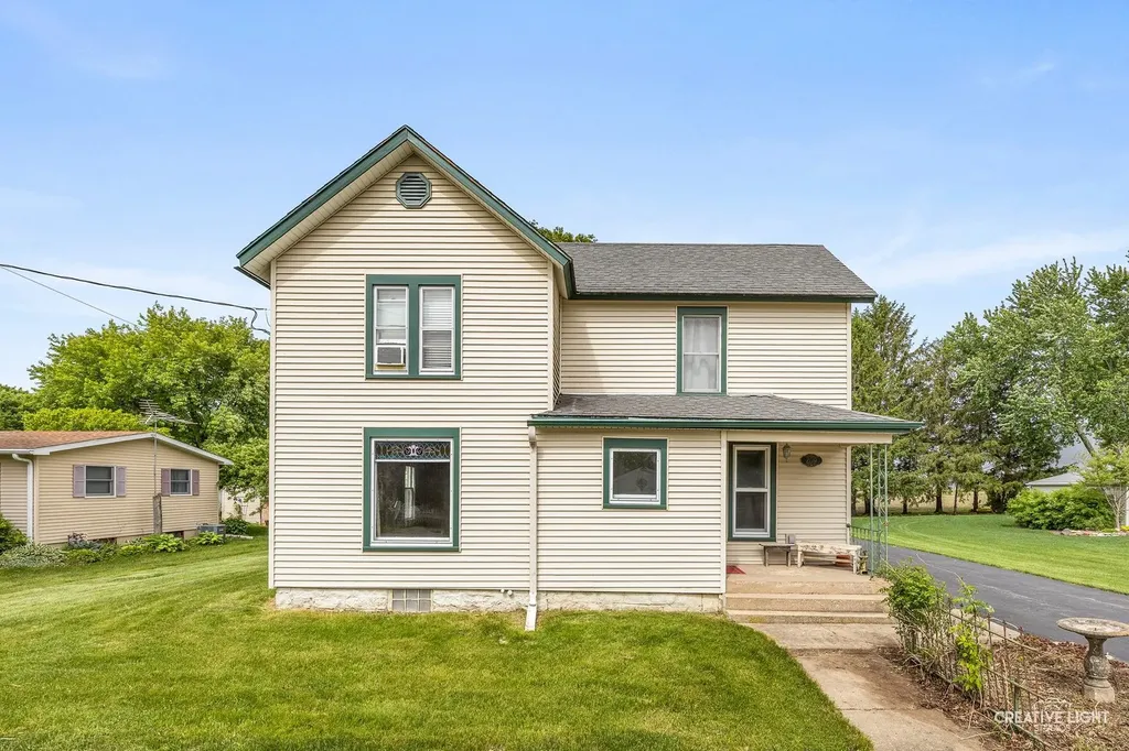 209 North Shabbona Road Shabbona IL 60550