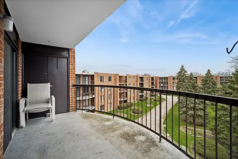 1515 East Central Road Arlington Heights IL 60005