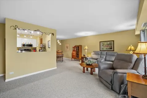 1515 East Central Road Arlington Heights IL 60005