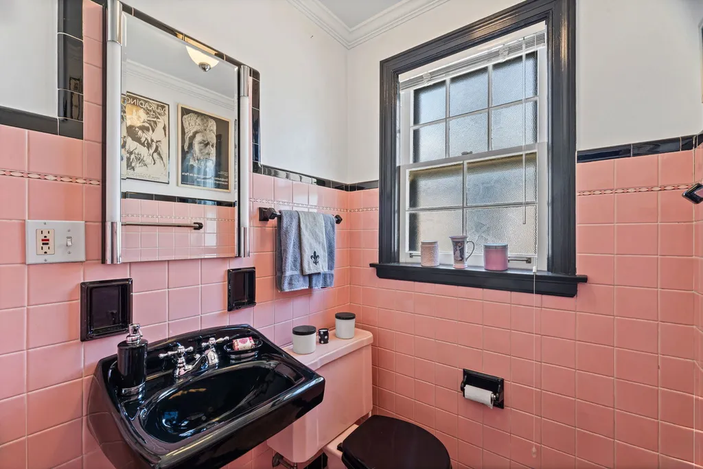 2738 West Fitch Avenue Chicago IL 60645