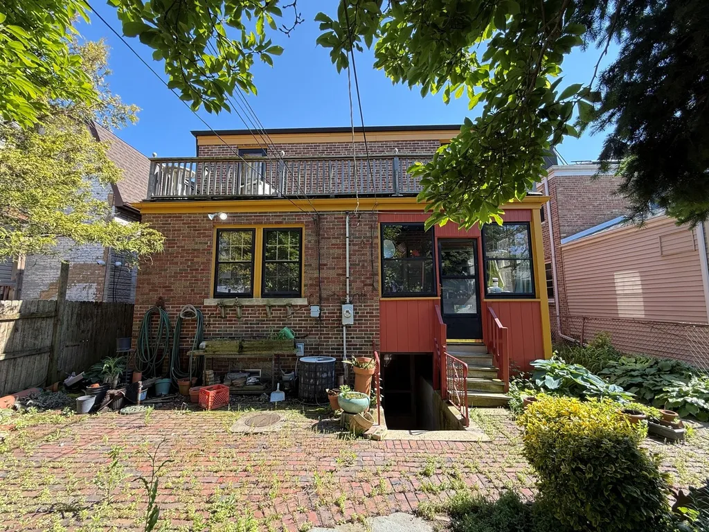 2738 West Fitch Avenue Chicago IL 60645