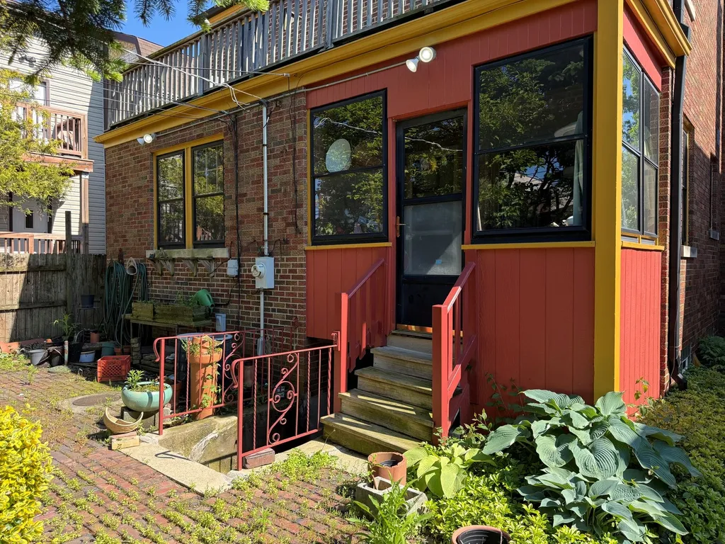 2738 West Fitch Avenue Chicago IL 60645