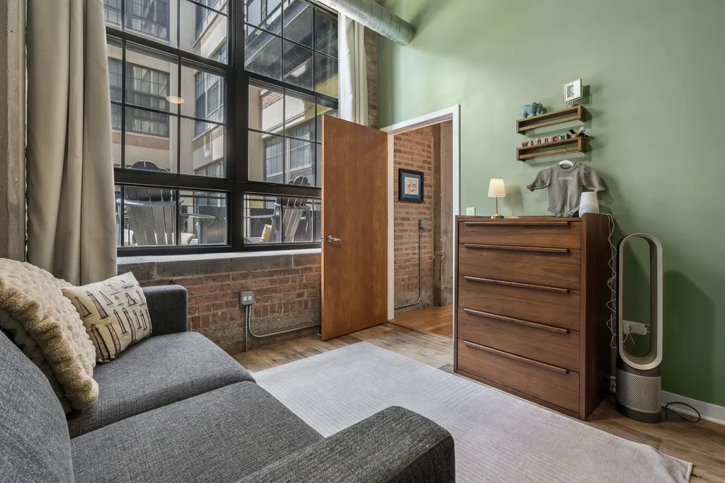 3963 West Belmont Avenue Chicago IL 60618