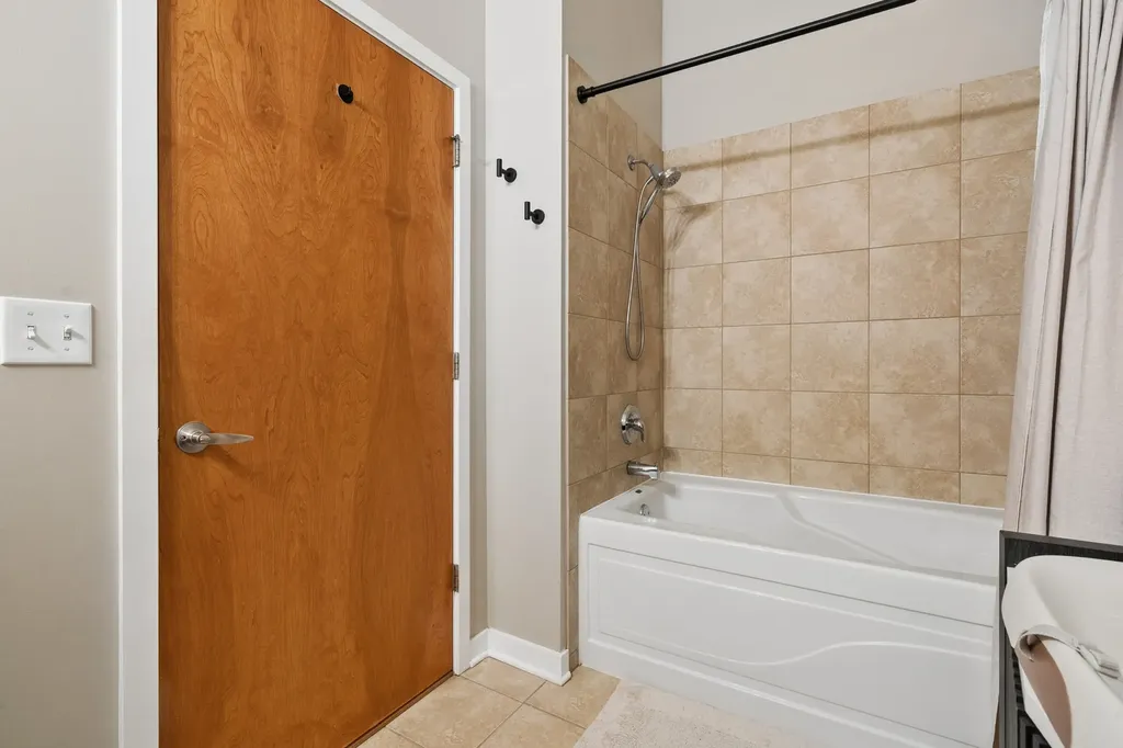 3963 West Belmont Avenue Chicago IL 60618