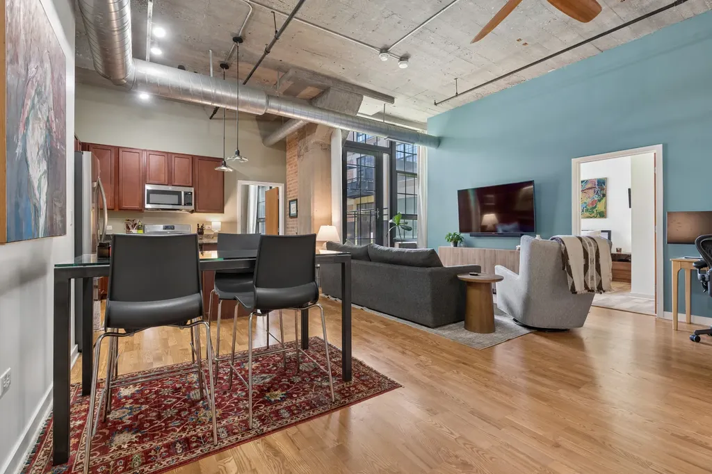 3963 West Belmont Avenue Chicago IL 60618