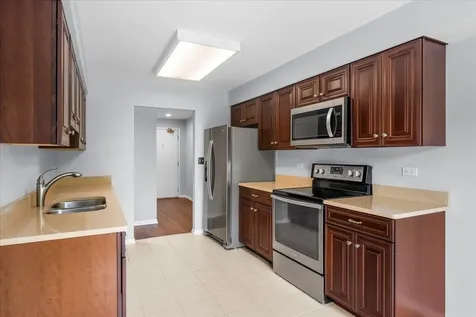 1795 Lake Cook Road Highland Park IL 60035