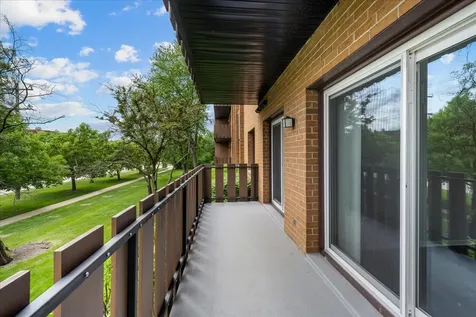 1795 Lake Cook Road Highland Park IL 60035