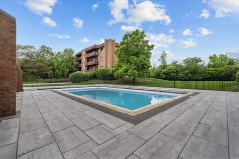 1795 Lake Cook Road Highland Park IL 60035
