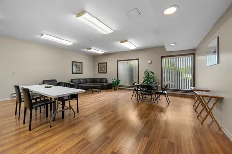 1795 Lake Cook Road Highland Park IL 60035