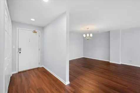 1795 Lake Cook Road Highland Park IL 60035