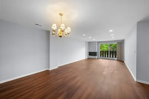 1795 Lake Cook Road Highland Park IL 60035