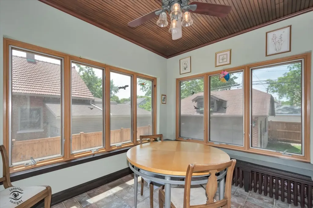 10516 South Seeley Avenue Chicago IL 60643