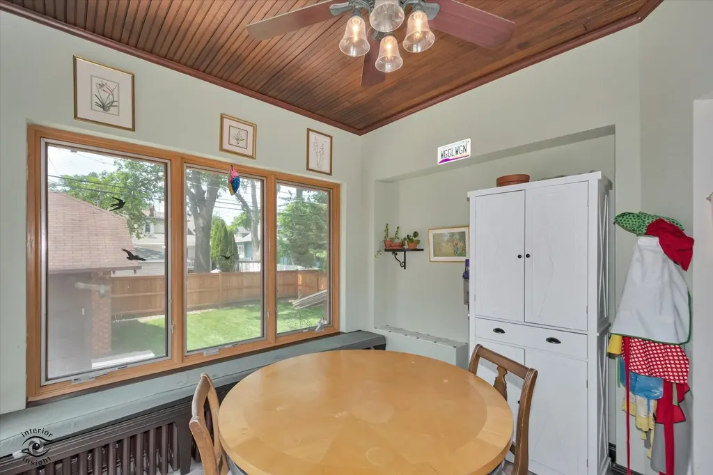 10516 South Seeley Avenue Chicago IL 60643