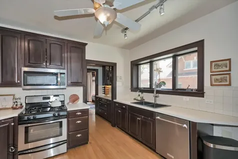 10516 South Seeley Avenue Chicago IL 60643