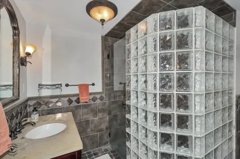 10516 South Seeley Avenue Chicago IL 60643