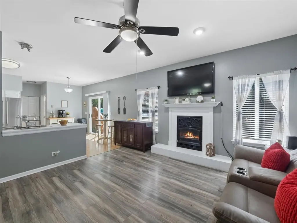 639 Anderson Drive Lake In The Hills IL 60156