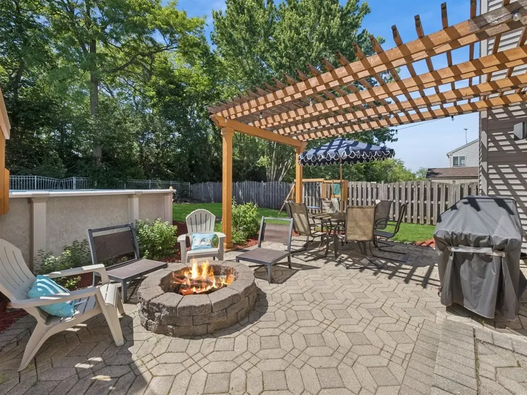 639 Anderson Drive Lake In The Hills IL 60156