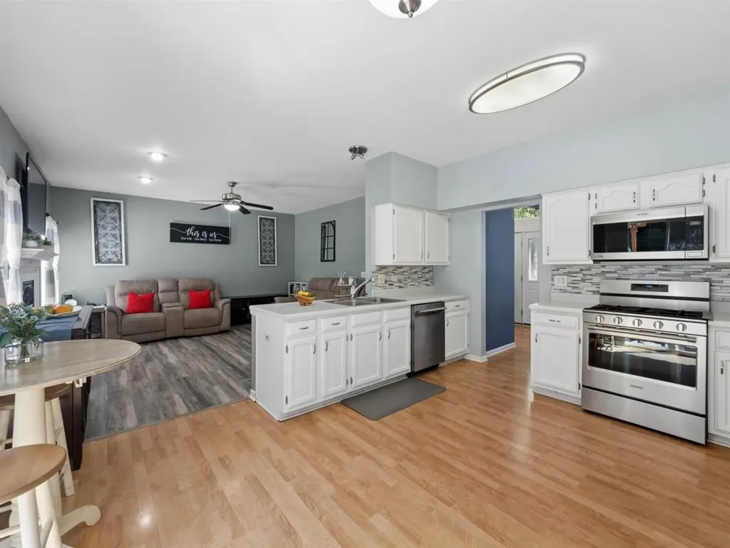 639 Anderson Drive Lake In The Hills IL 60156