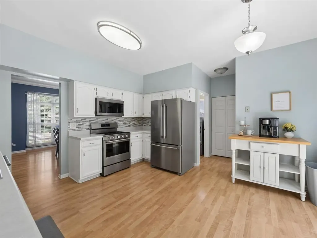 639 Anderson Drive Lake In The Hills IL 60156