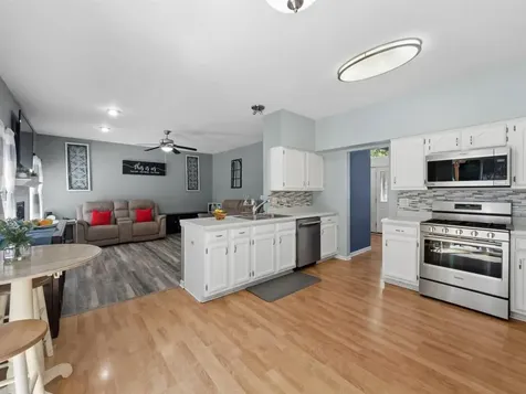 639 Anderson Drive Lake In The Hills IL 60156