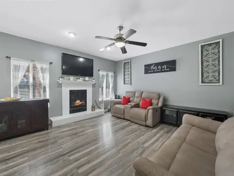 639 Anderson Drive Lake In The Hills IL 60156