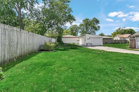 17936 Hickory Street Lansing IL 60438