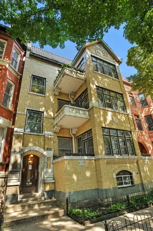 2737 North Hampden Court Chicago IL 60614