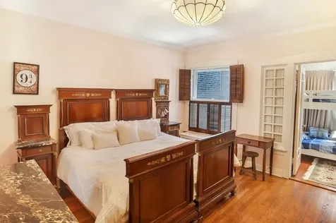 2737 North Hampden Court Chicago IL 60614