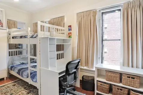 2737 North Hampden Court Chicago IL 60614