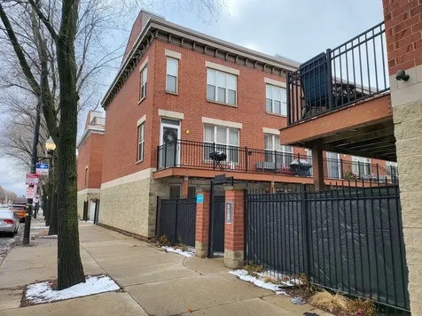 2403 West Flournoy Street Chicago IL 60612