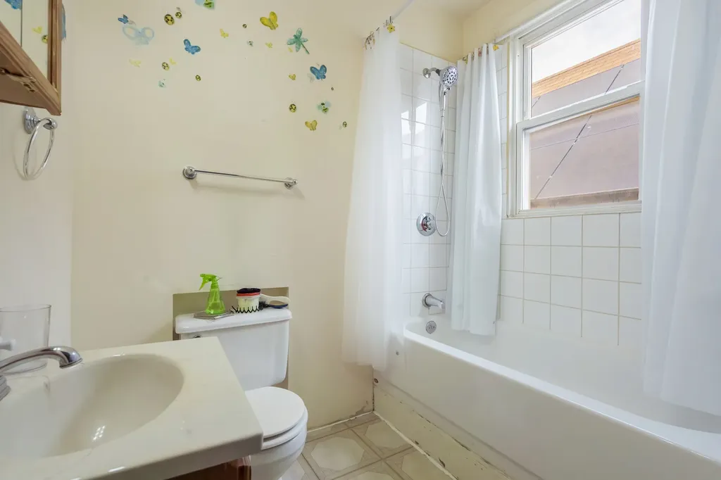 2221 North Keeler Avenue Chicago IL 60639