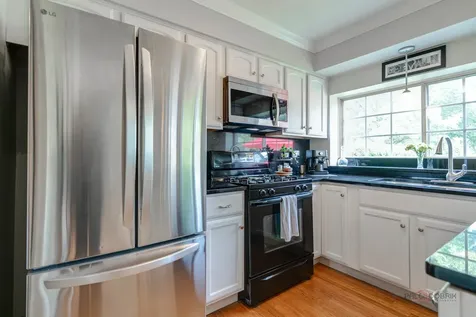 4692 North Sapphire Drive Hoffman Estates IL 60192